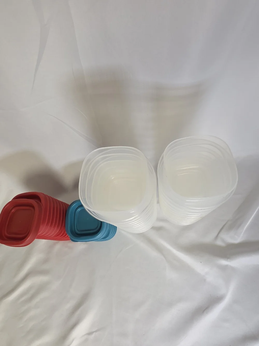 23 Rubbermaid Easy Find/Small Servin Saver 4 Ounce Food‎ Containers -Lids